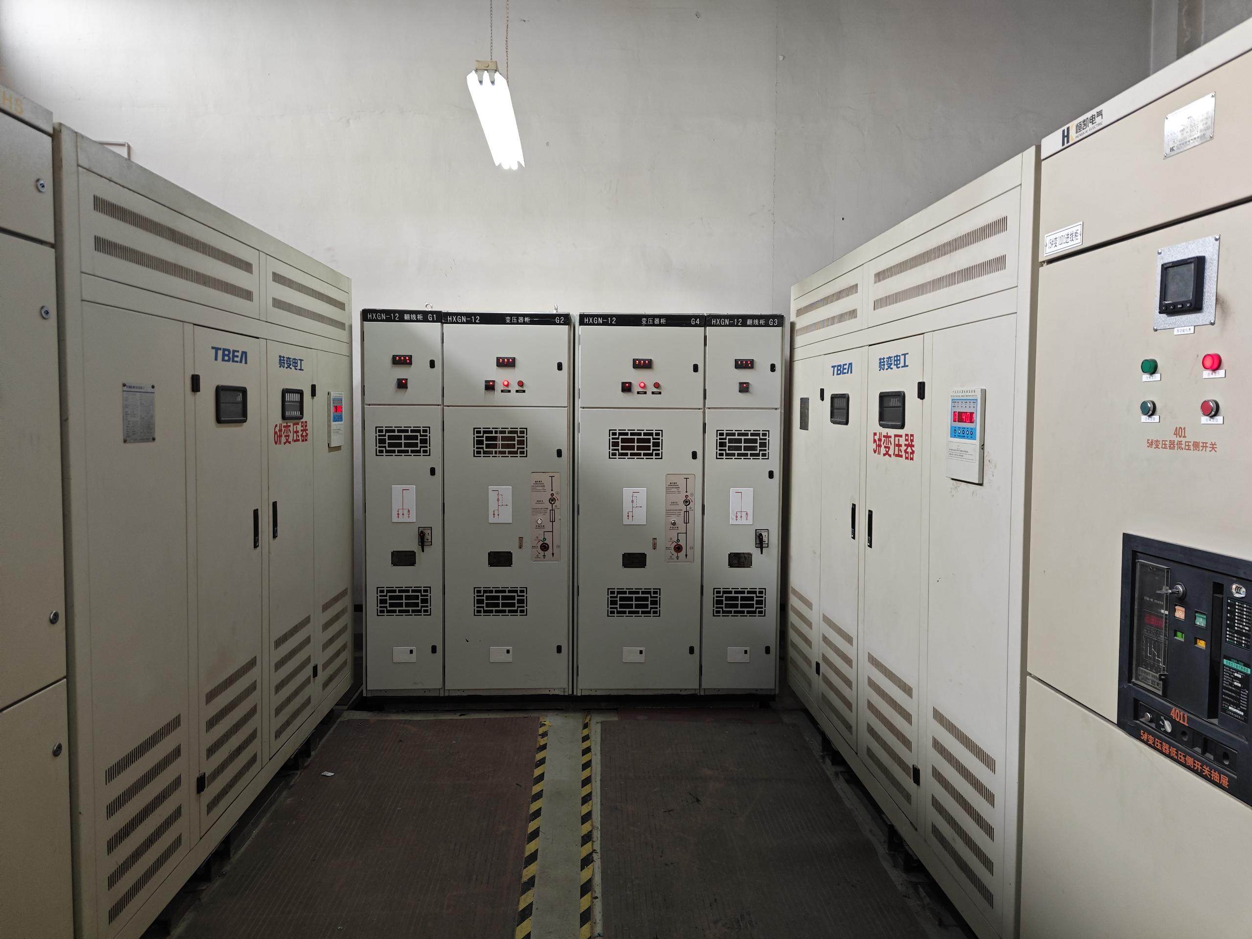 配(pei)電(dian)櫃安(an)裝(zhuang)